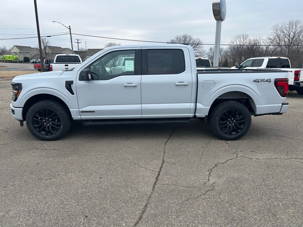 2025 Ford F-150 XLT photo 2
