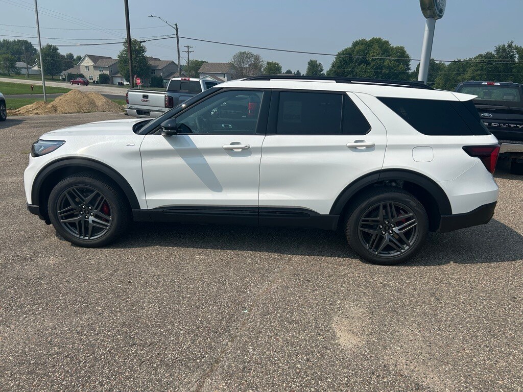 2025 Ford Explorer ST-Line photo 3