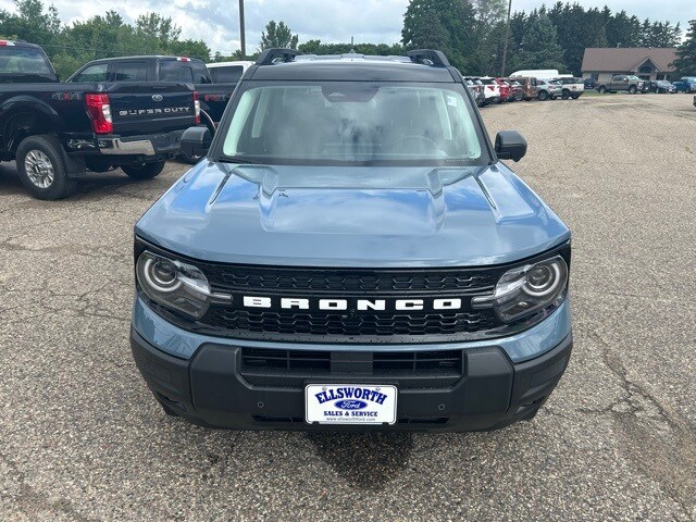 2025 Ford Bronco Sport Outer Banks photo 2