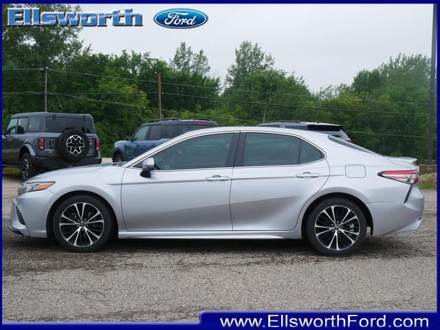 Used 2018 Toyota Camry SE with VIN 4T1B11HK9JU084827 for sale in Ellsworth, WI