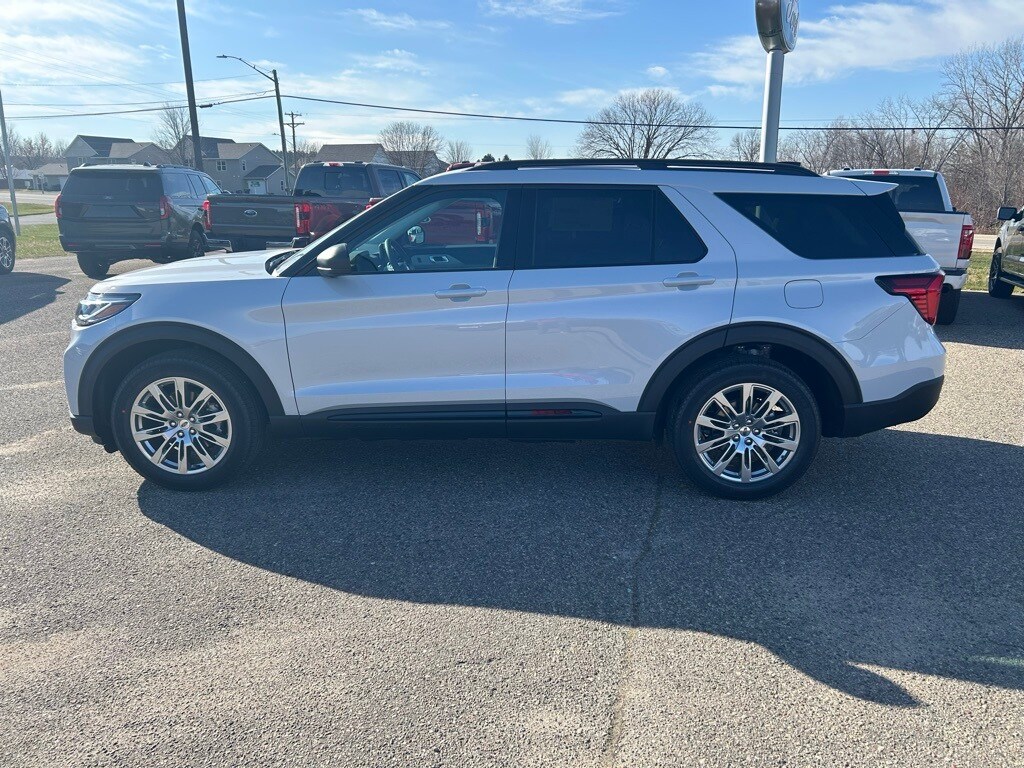 2026 Ford Explorer photo 4
