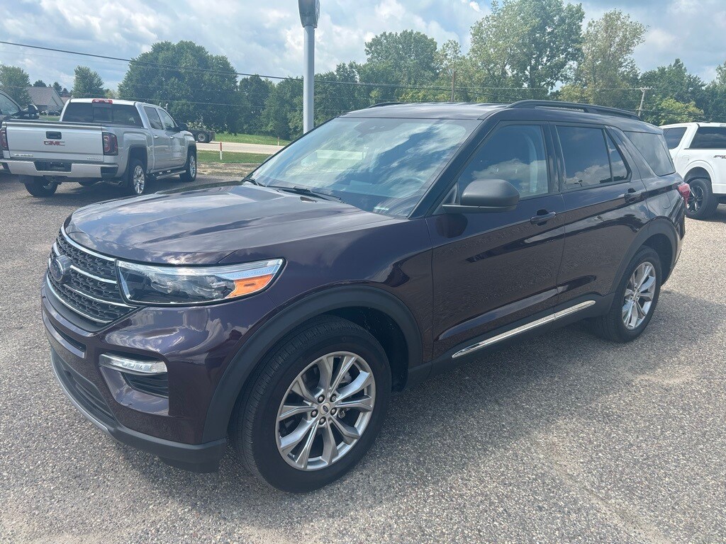 2023 Ford Explorer XLT photo 3