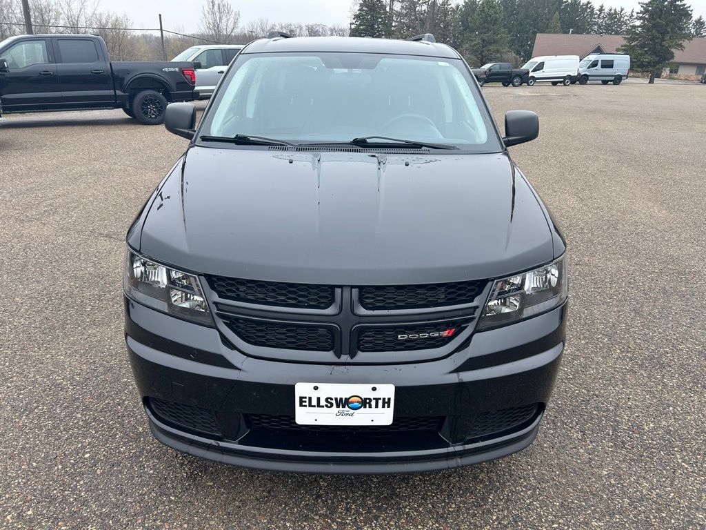 Used 2018 Dodge Journey SE with VIN 3C4PDCABXJT196702 for sale in Darlington, WI