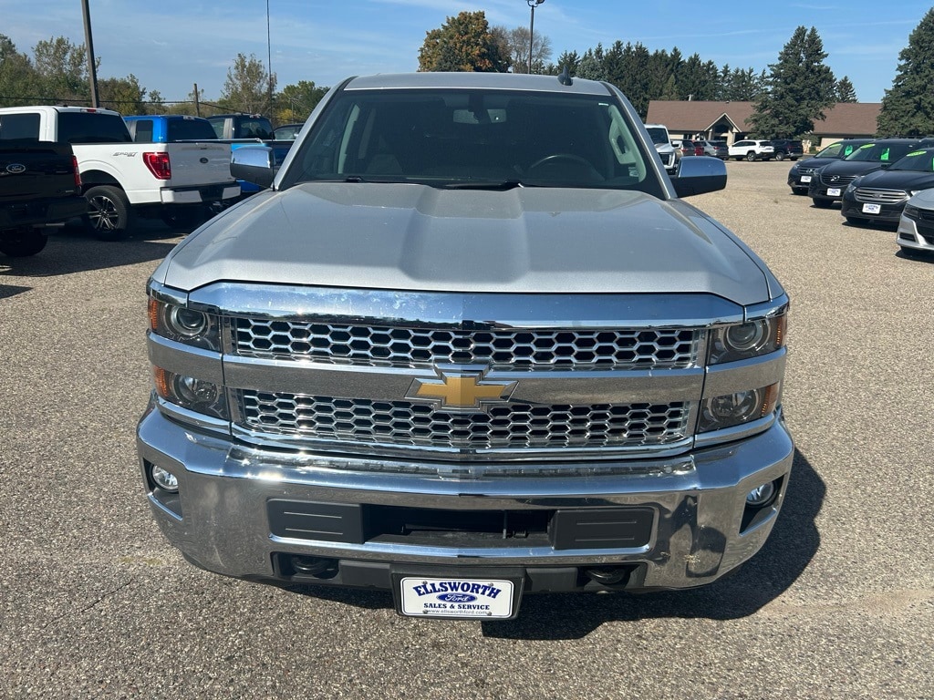 2019 Chevrolet Silverado 2500HD LT photo 2