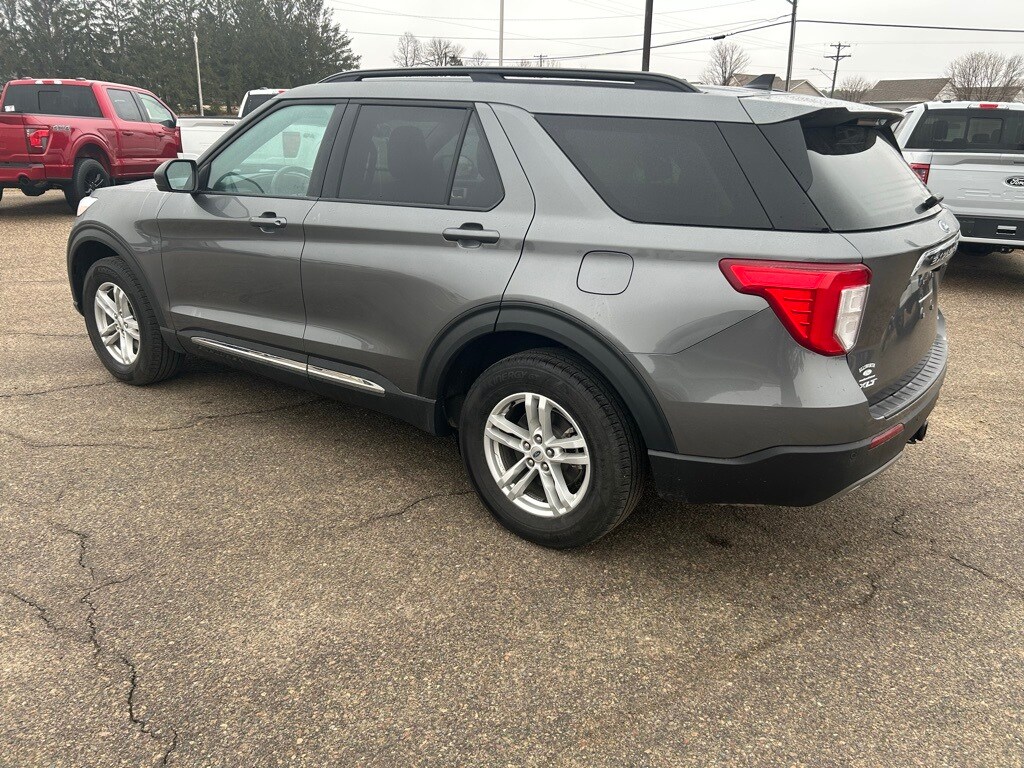 2023 Ford Explorer XLT photo 3