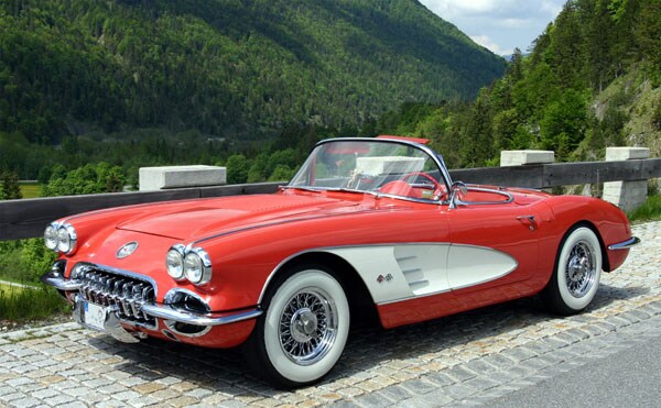 1961-Chevrolet-Corvette-Mak.jpg