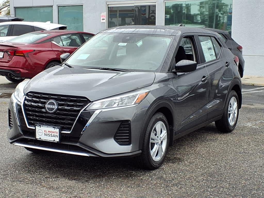 2025 Nissan Kicks Play S photo 3