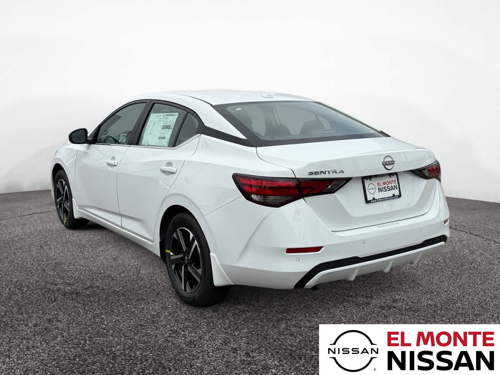 2025 Nissan Sentra SV photo 4