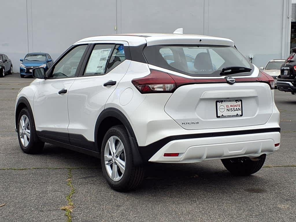 2025 Nissan Kicks Play S photo 3