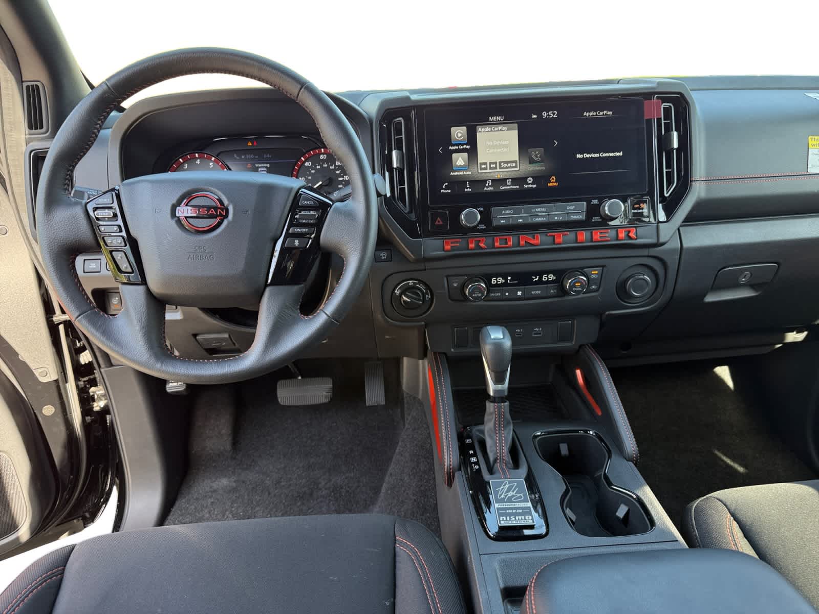 2025 Nissan Frontier PRO-4X - Photo 10