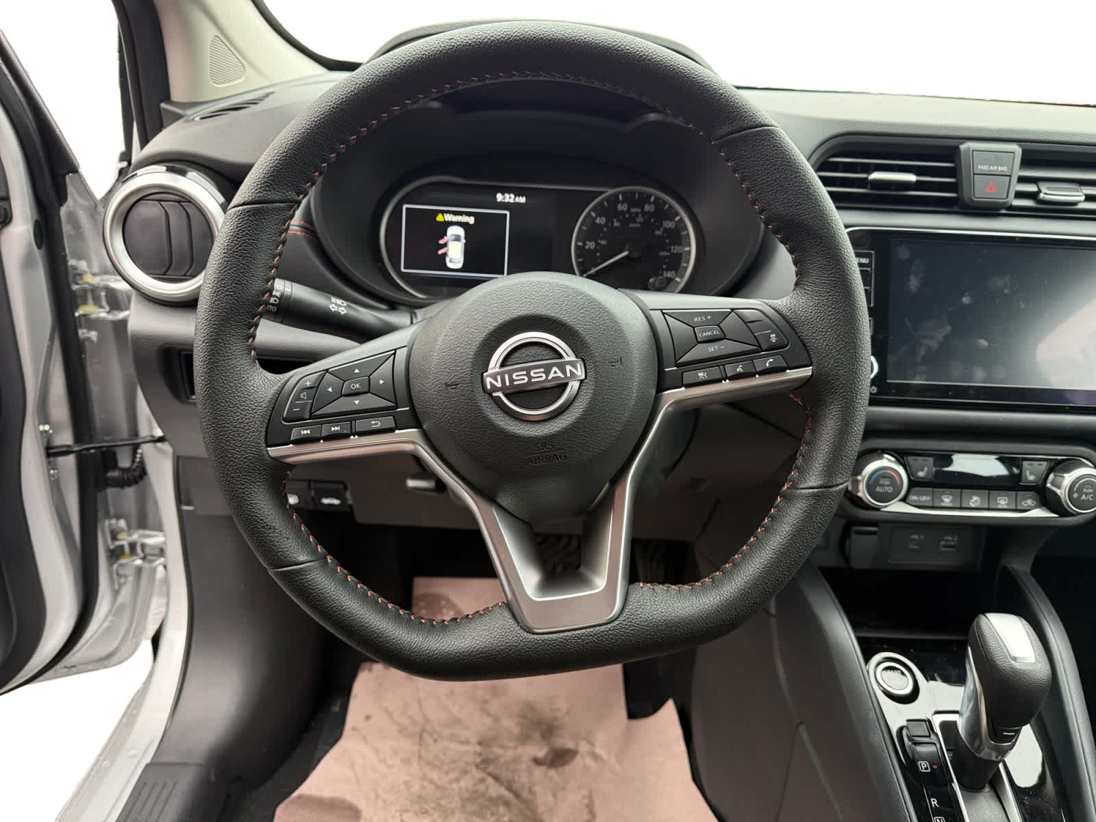 2025 Nissan Versa Sedan SR - Photo 12