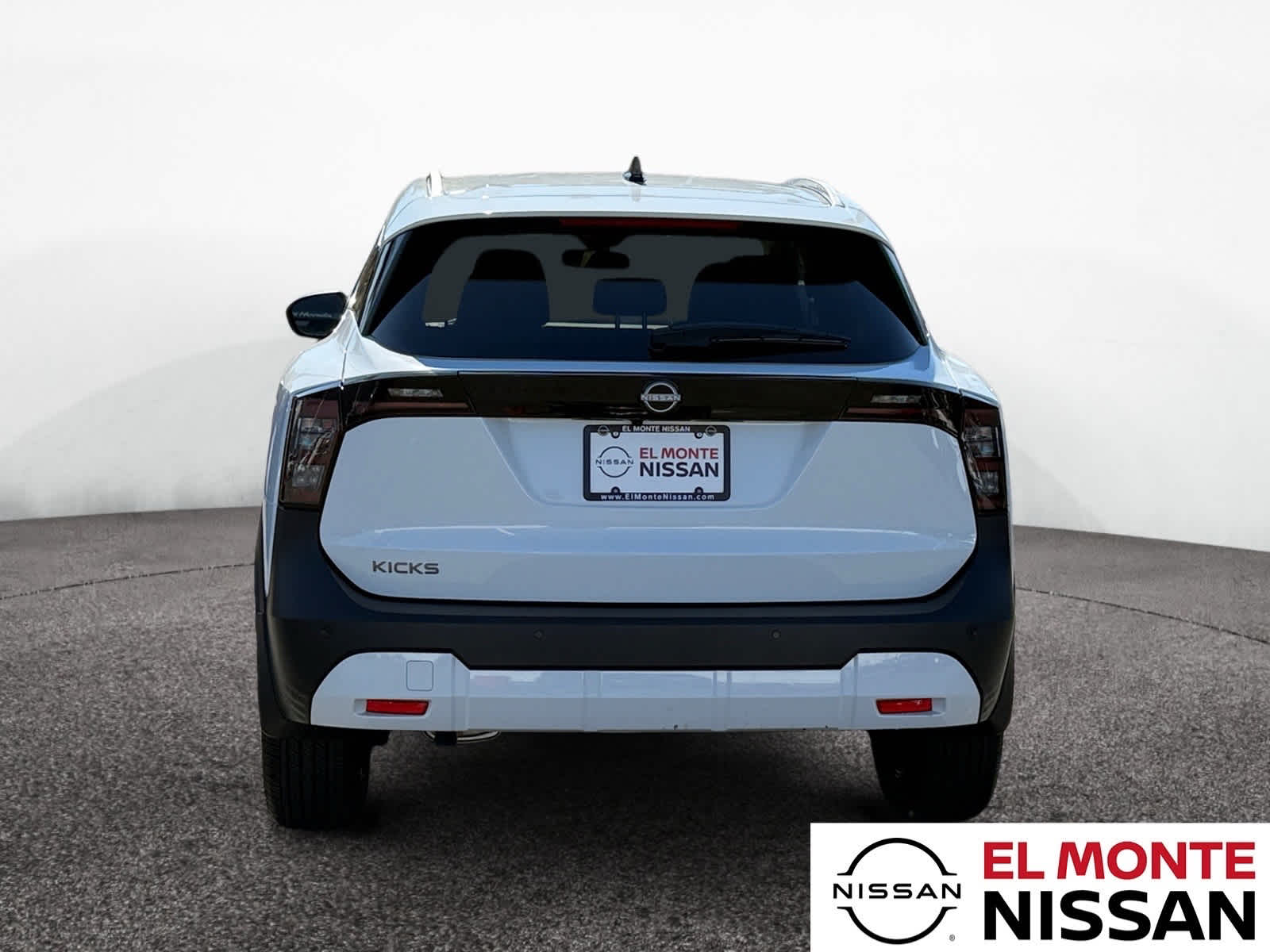 2026 Nissan Kicks SV photo 2