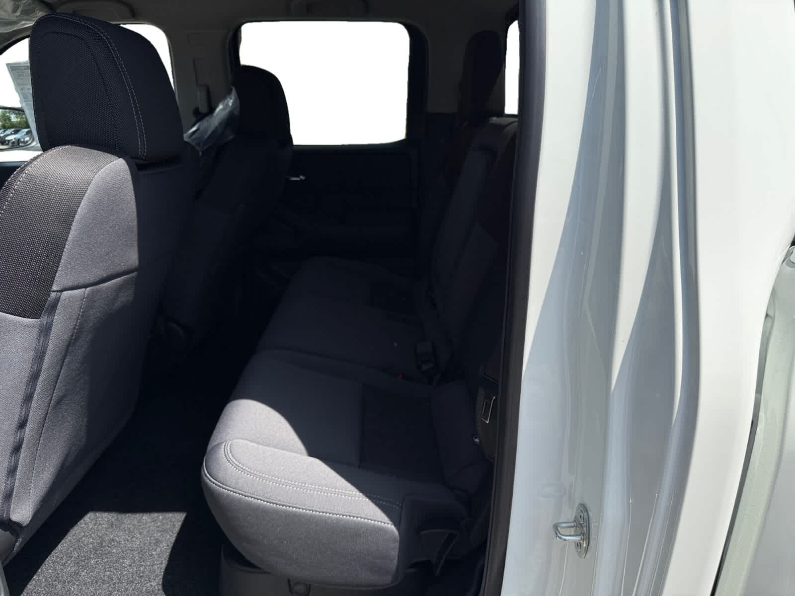 2026 Nissan Frontier SV - Photo 22