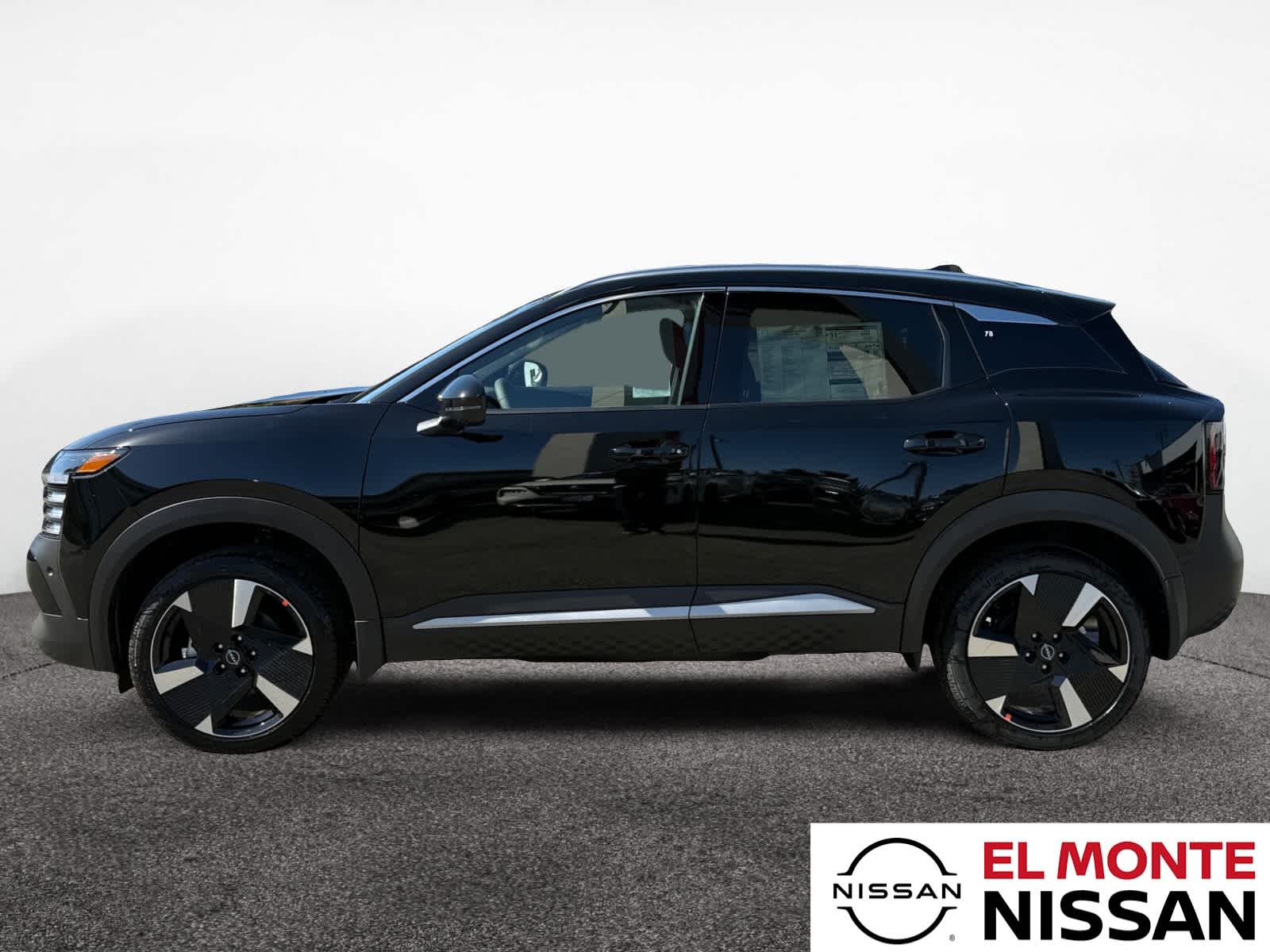 2026 Nissan Kicks SR photo 2