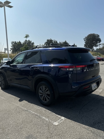 2022 Nissan Pathfinder SV SUV