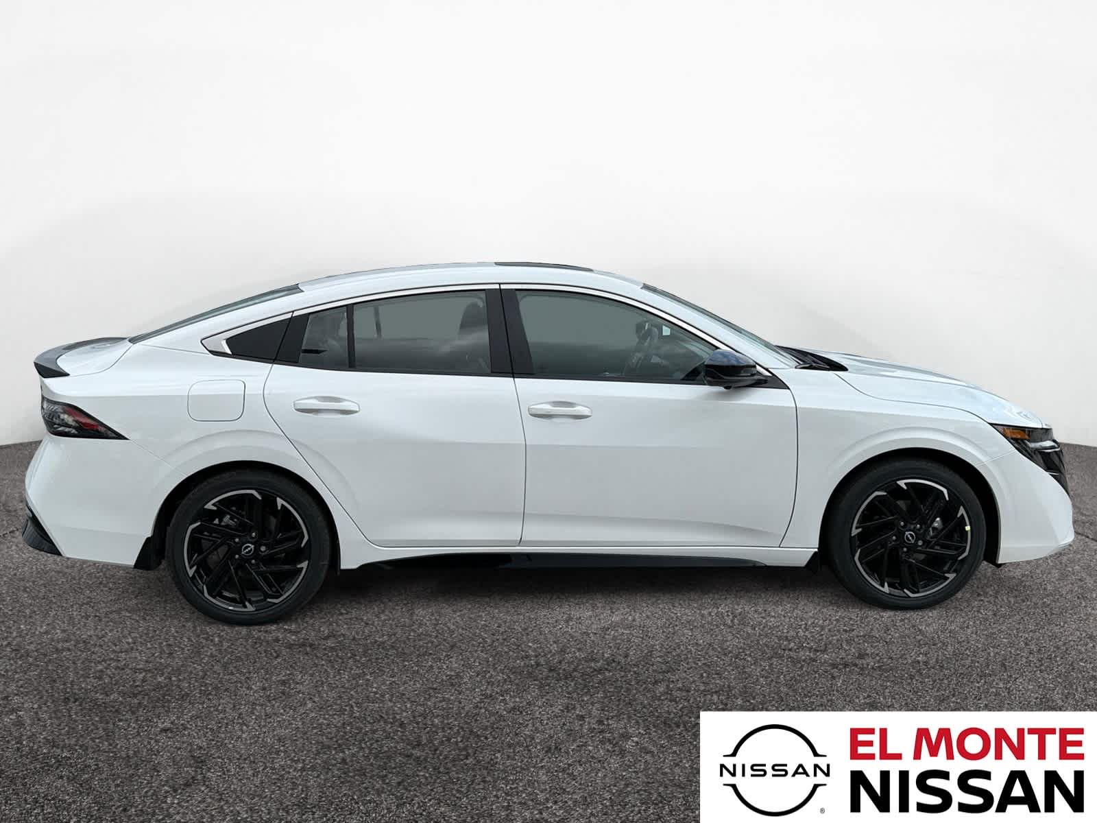 2026 Nissan Sentra SR - Photo 6