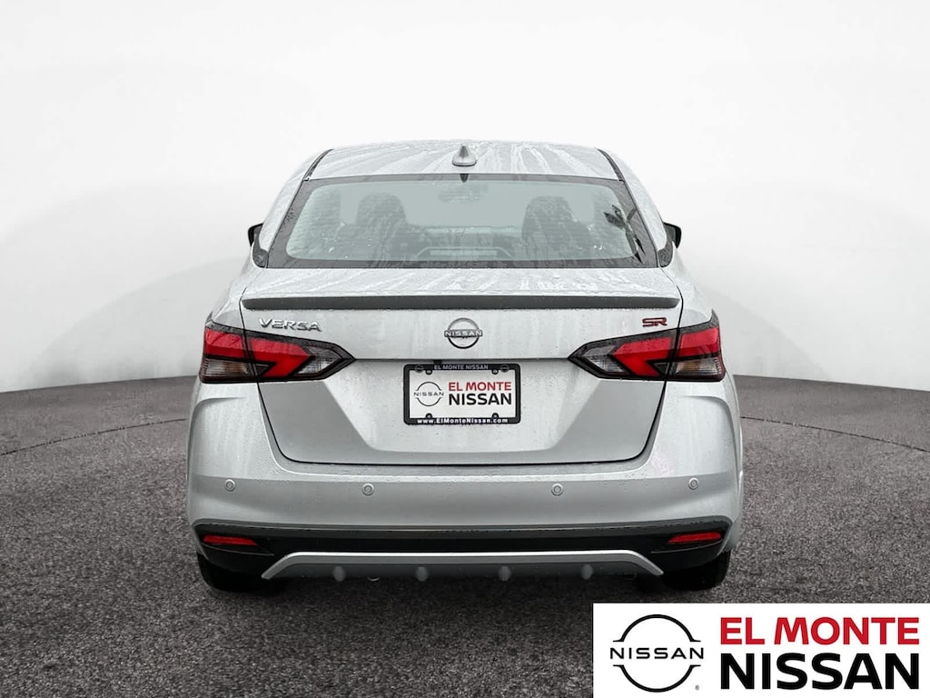 New 2025 Nissan Versa 1.6 SR Sedan