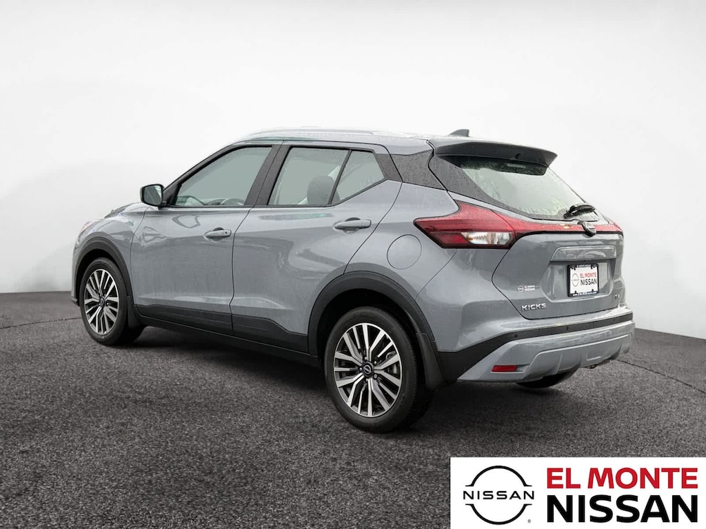 Used 2022 Nissan Kicks SV SUV