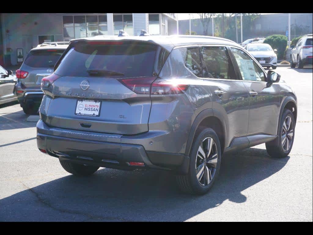 2025 Nissan Rogue SL photo 4