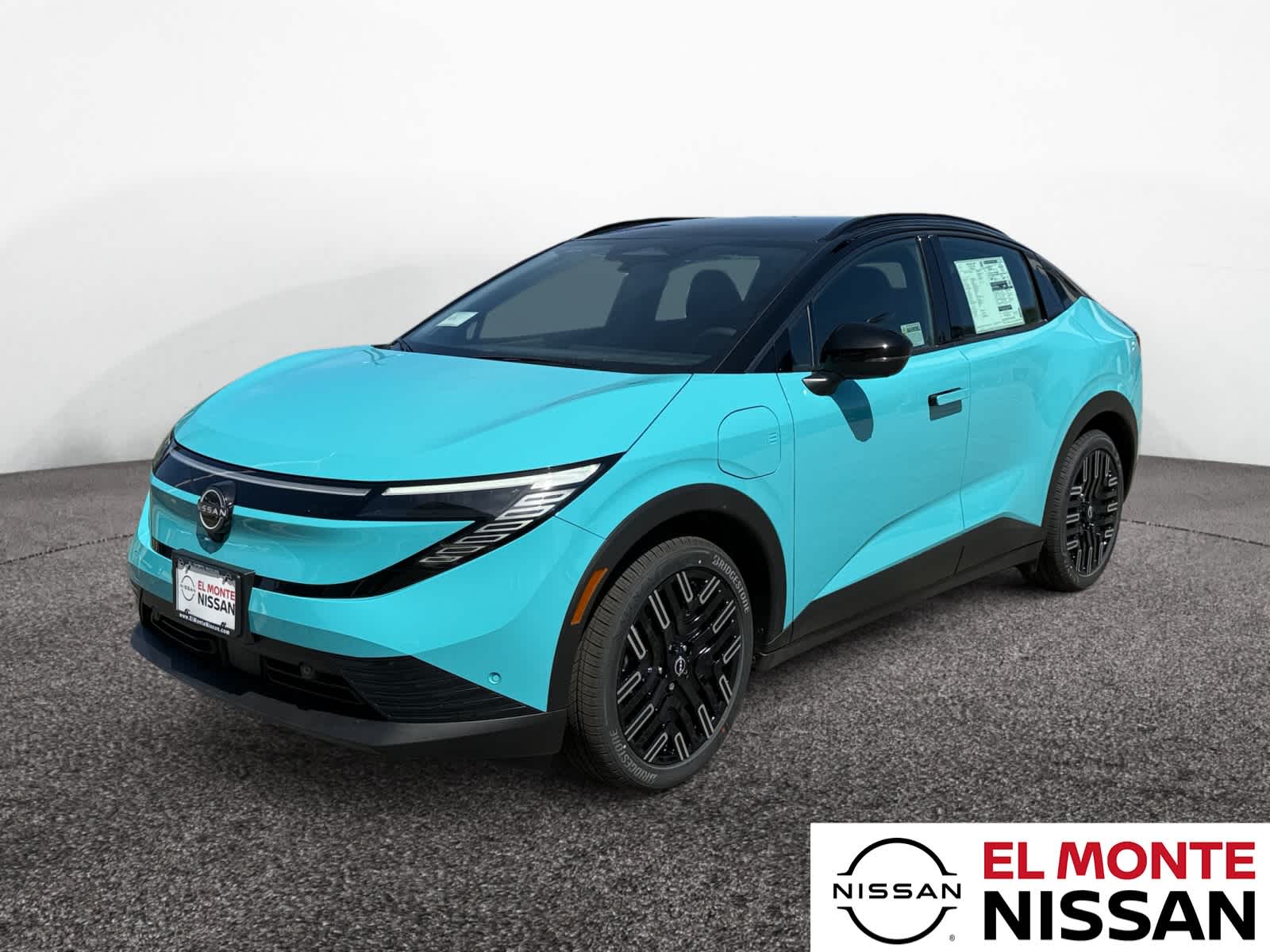 2026 Nissan Leaf Platinum+'s photo