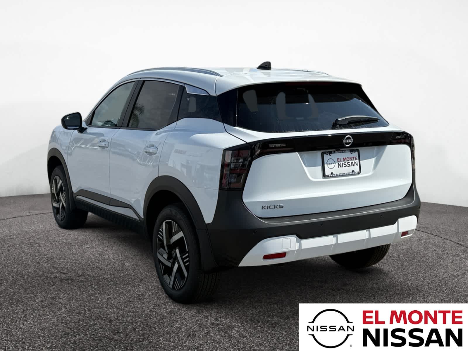 2026 Nissan Kicks SV photo 3