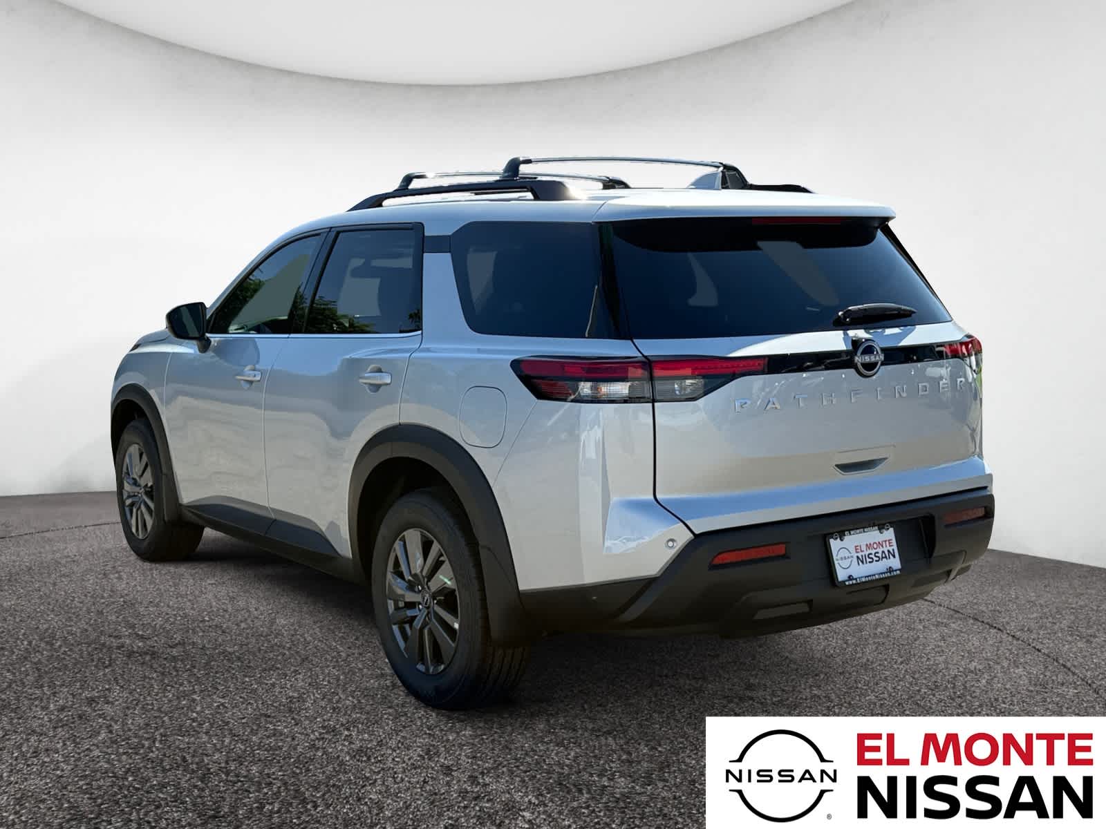 2025 Nissan Pathfinder SV photo 3