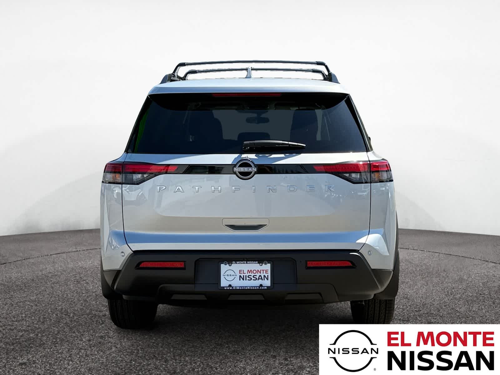 2025 Nissan Pathfinder SV photo 4