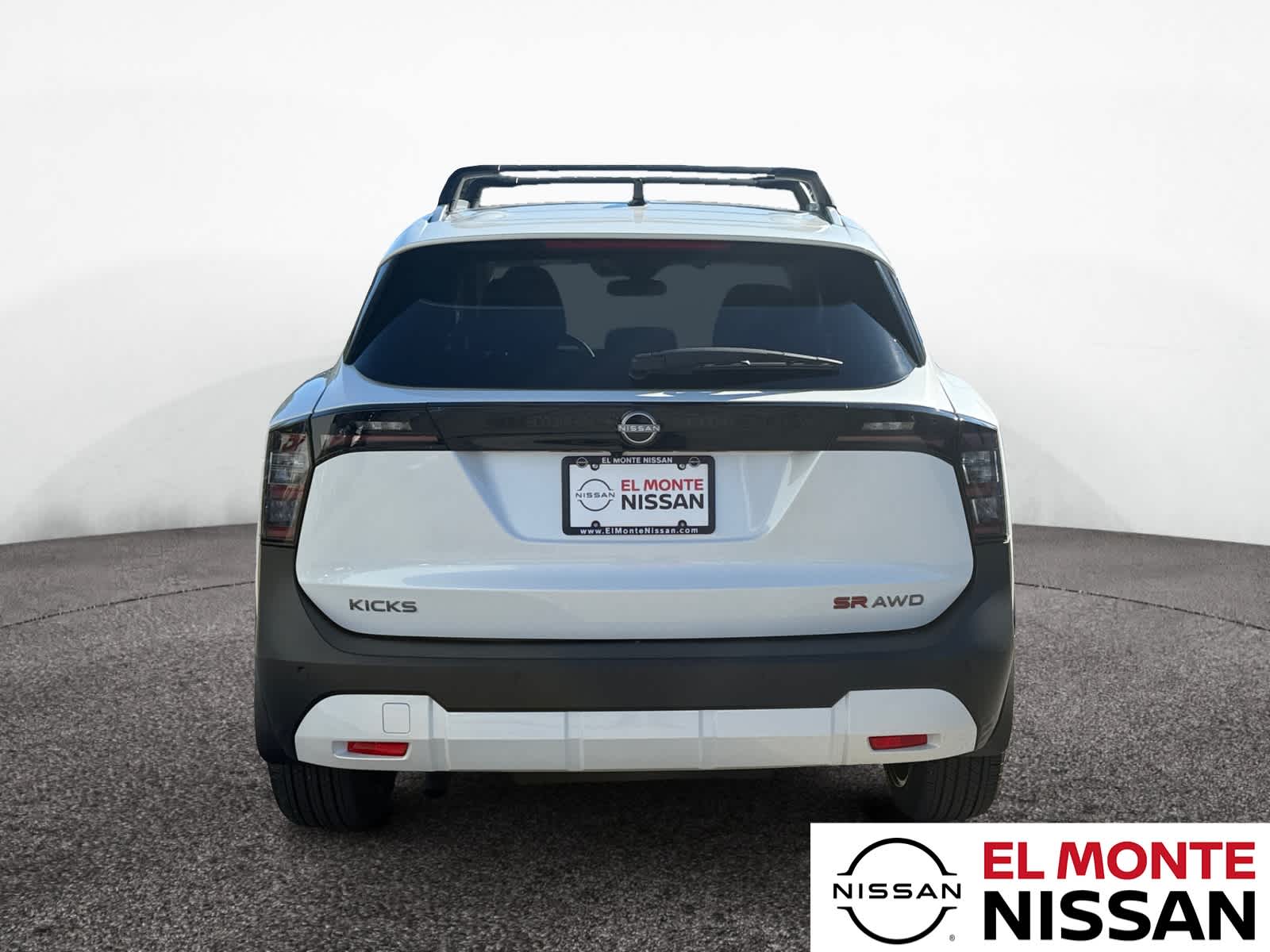 2026 Nissan Kicks SR photo 4