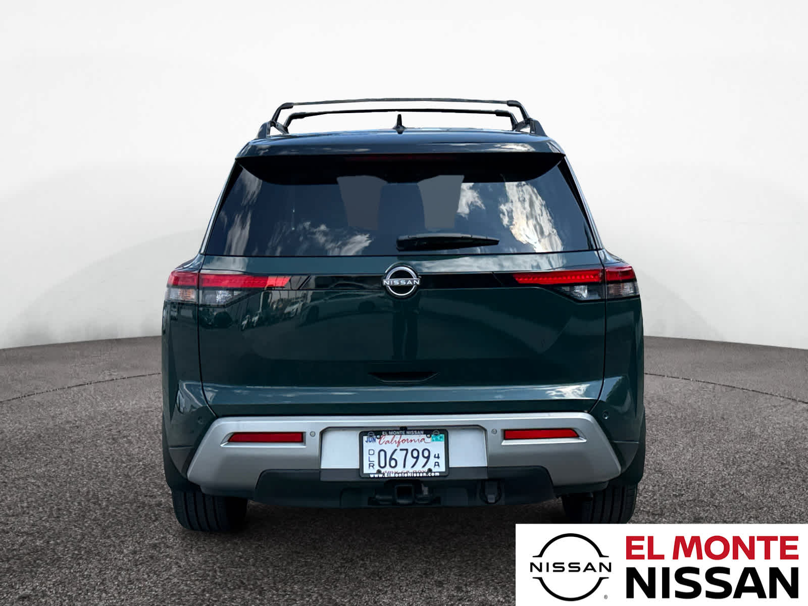 2022 Nissan Pathfinder SL photo 4