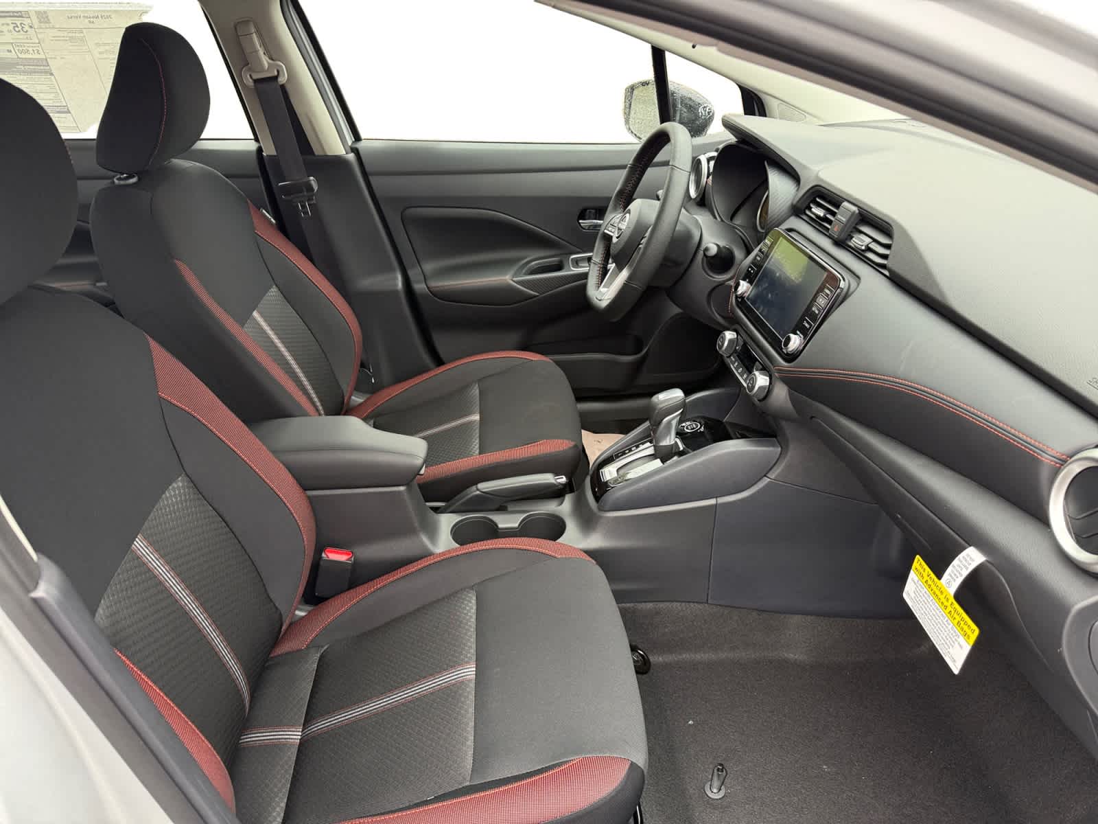 2025 Nissan Versa Sedan SR - Photo 15