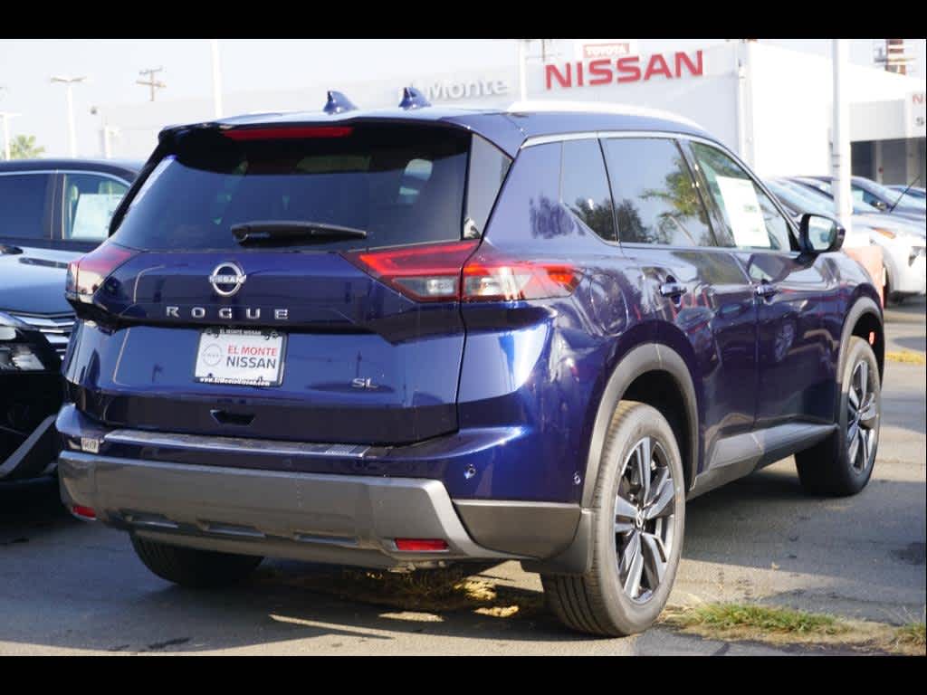 2025 Nissan Rogue SL photo 3