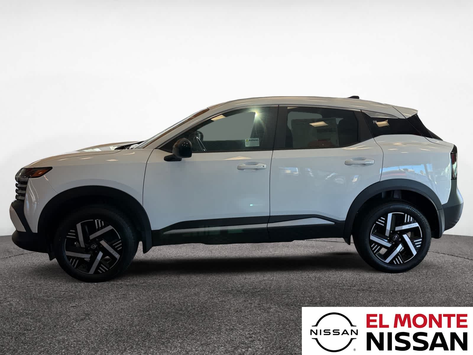 2026 Nissan Kicks SV photo 2