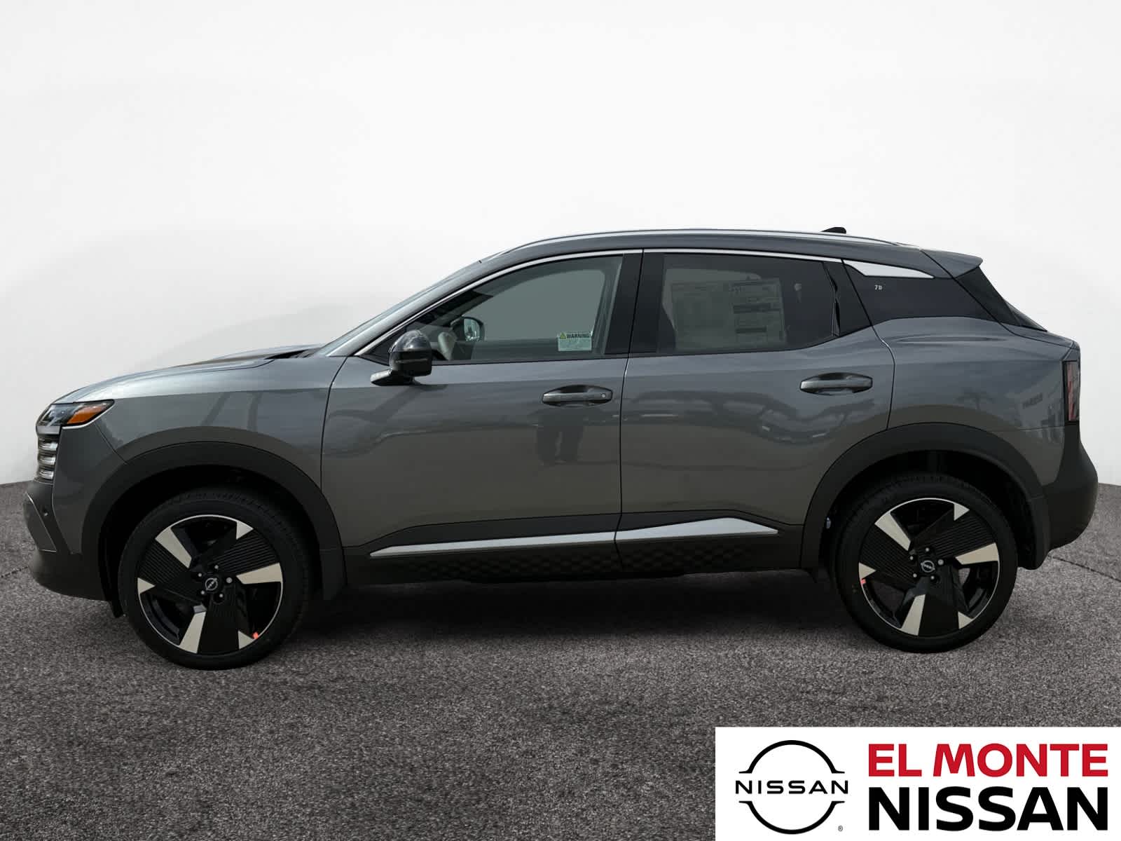 2026 Nissan Kicks SR photo 2