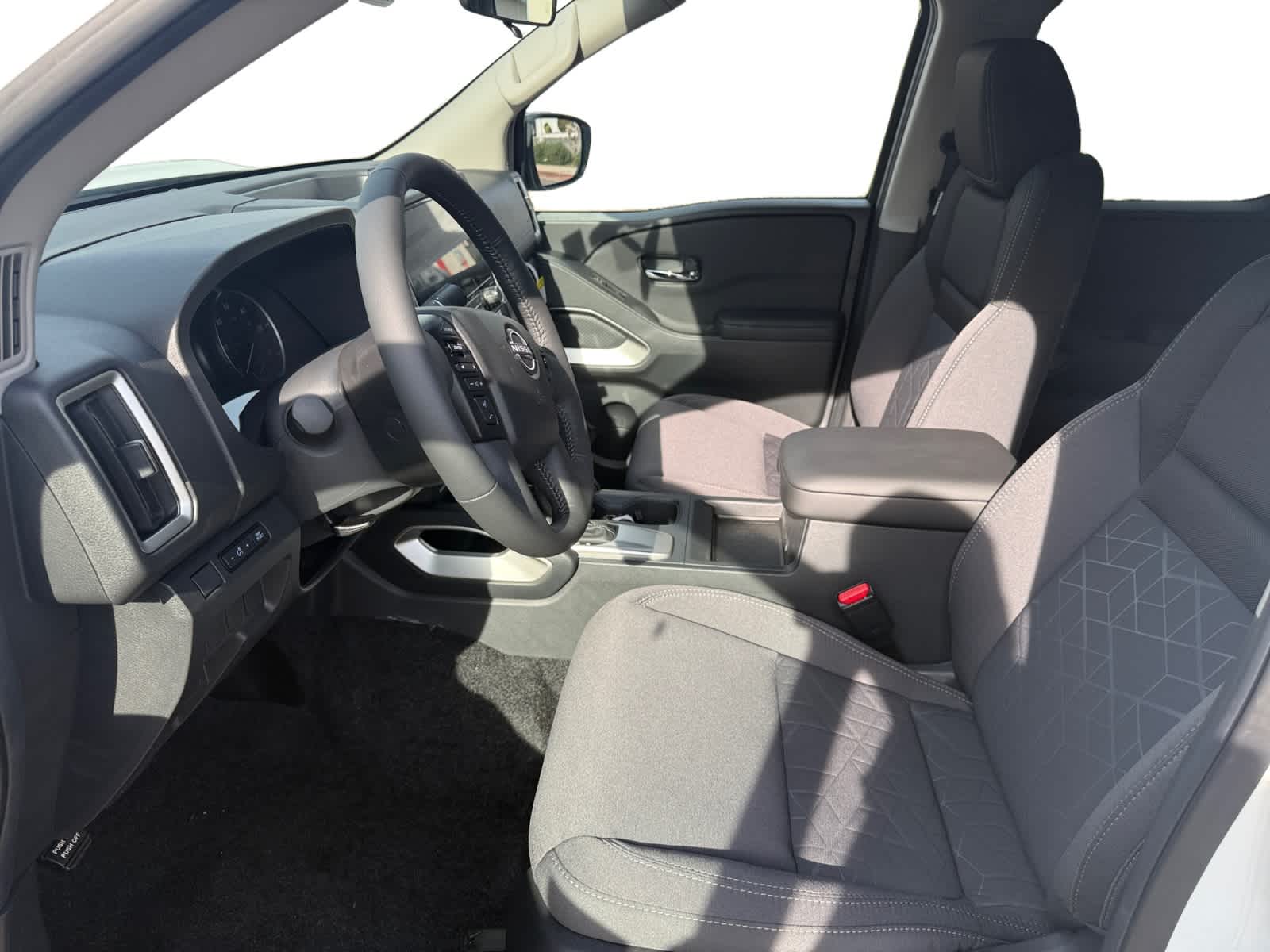 2026 Nissan Frontier SV - Photo 9