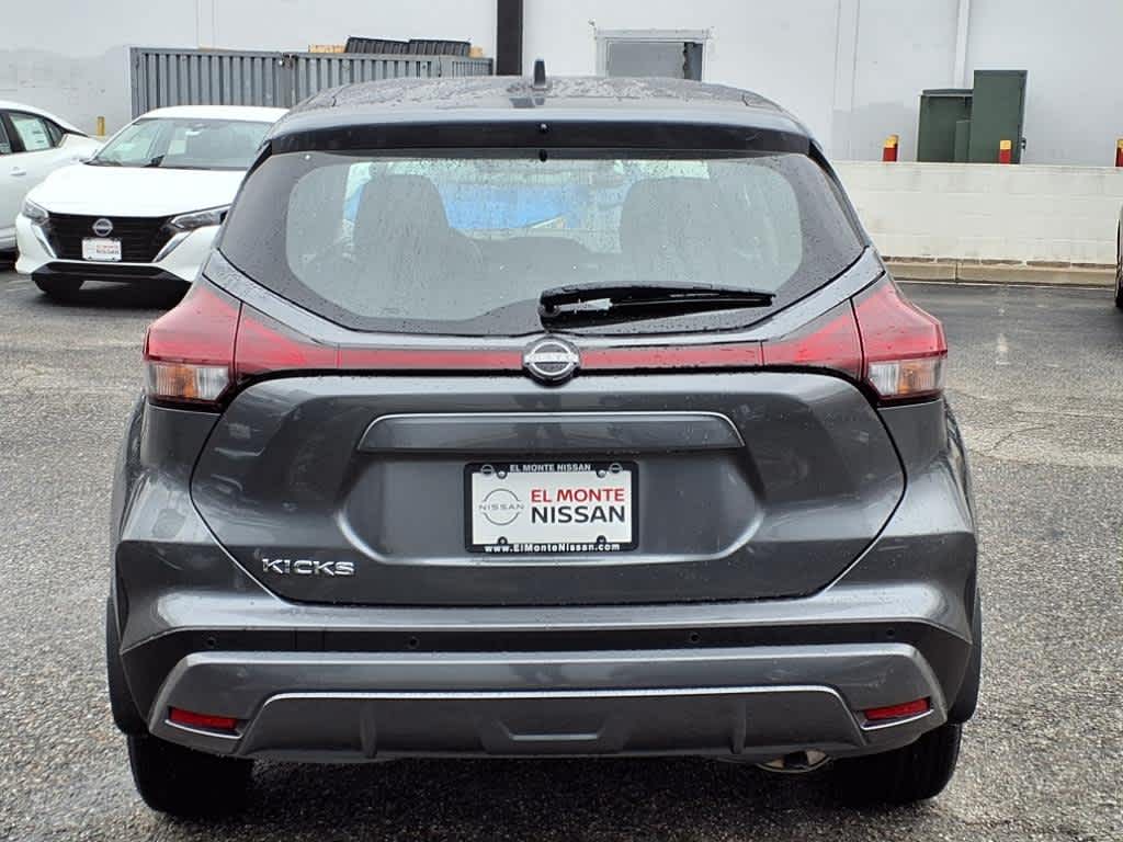 2025 Nissan Kicks Play S photo 4