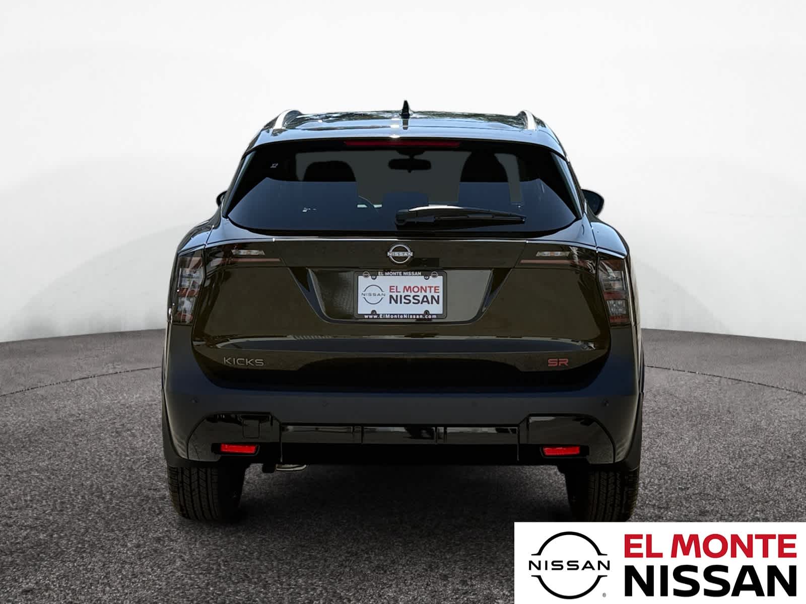 2026 Nissan Kicks SR photo 4