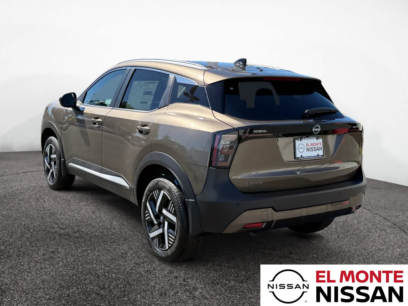 2026 Nissan Kicks SV photo 3