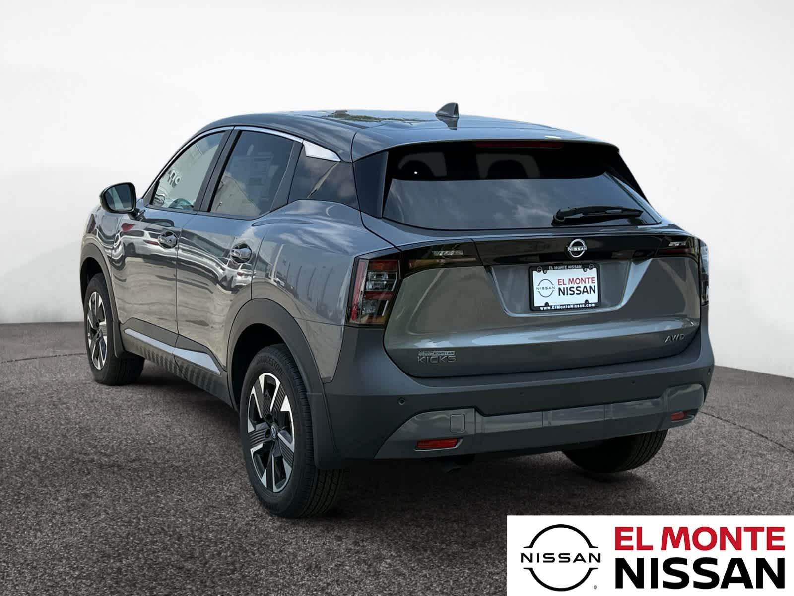 2025 Nissan Kicks SV photo 3