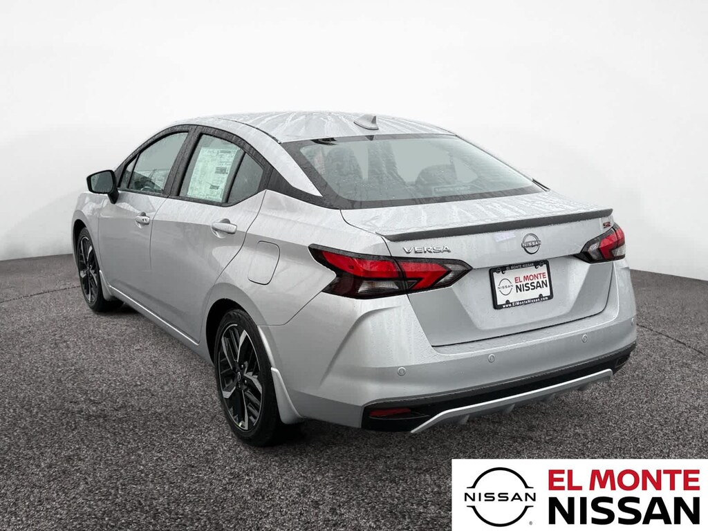 New 2025 Nissan Versa 1.6 SR Sedan