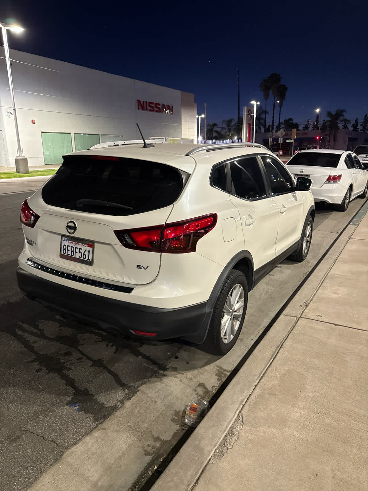 2018 Nissan Rogue Sport SV photo 2