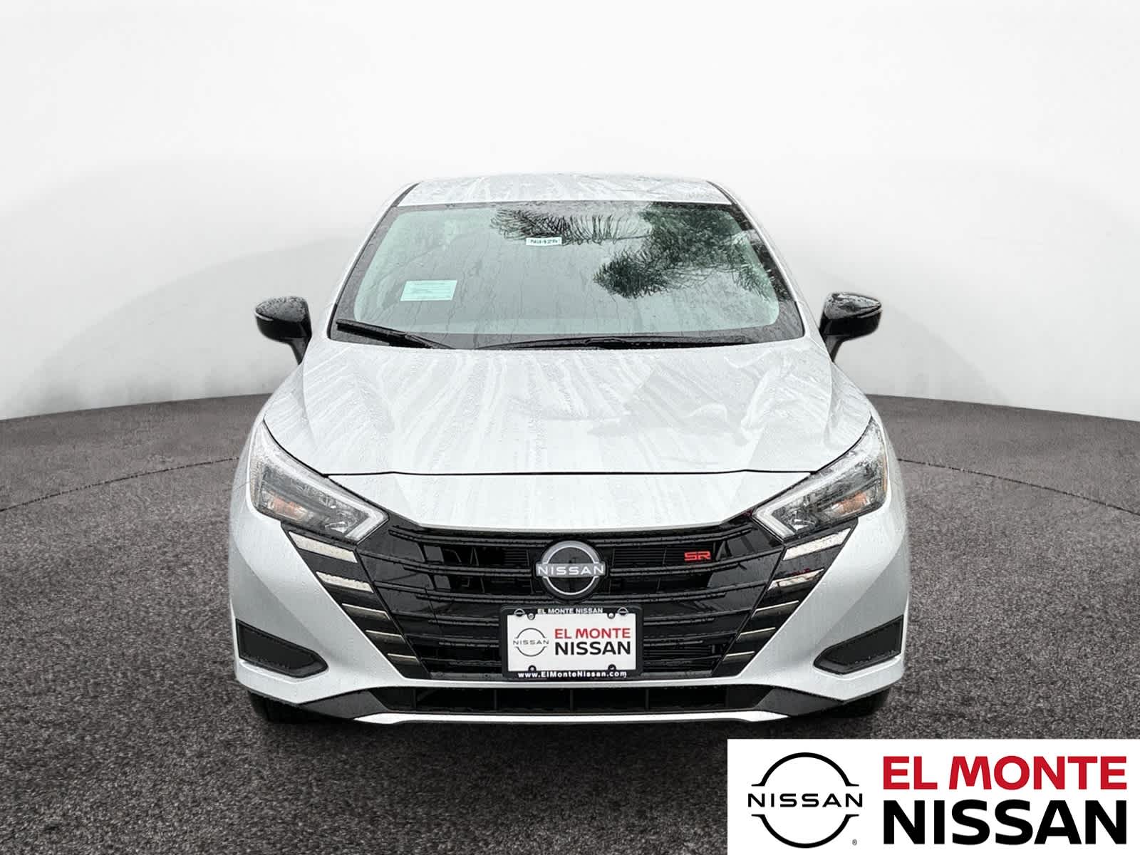 2025 Nissan Versa Sedan SR - Photo 8