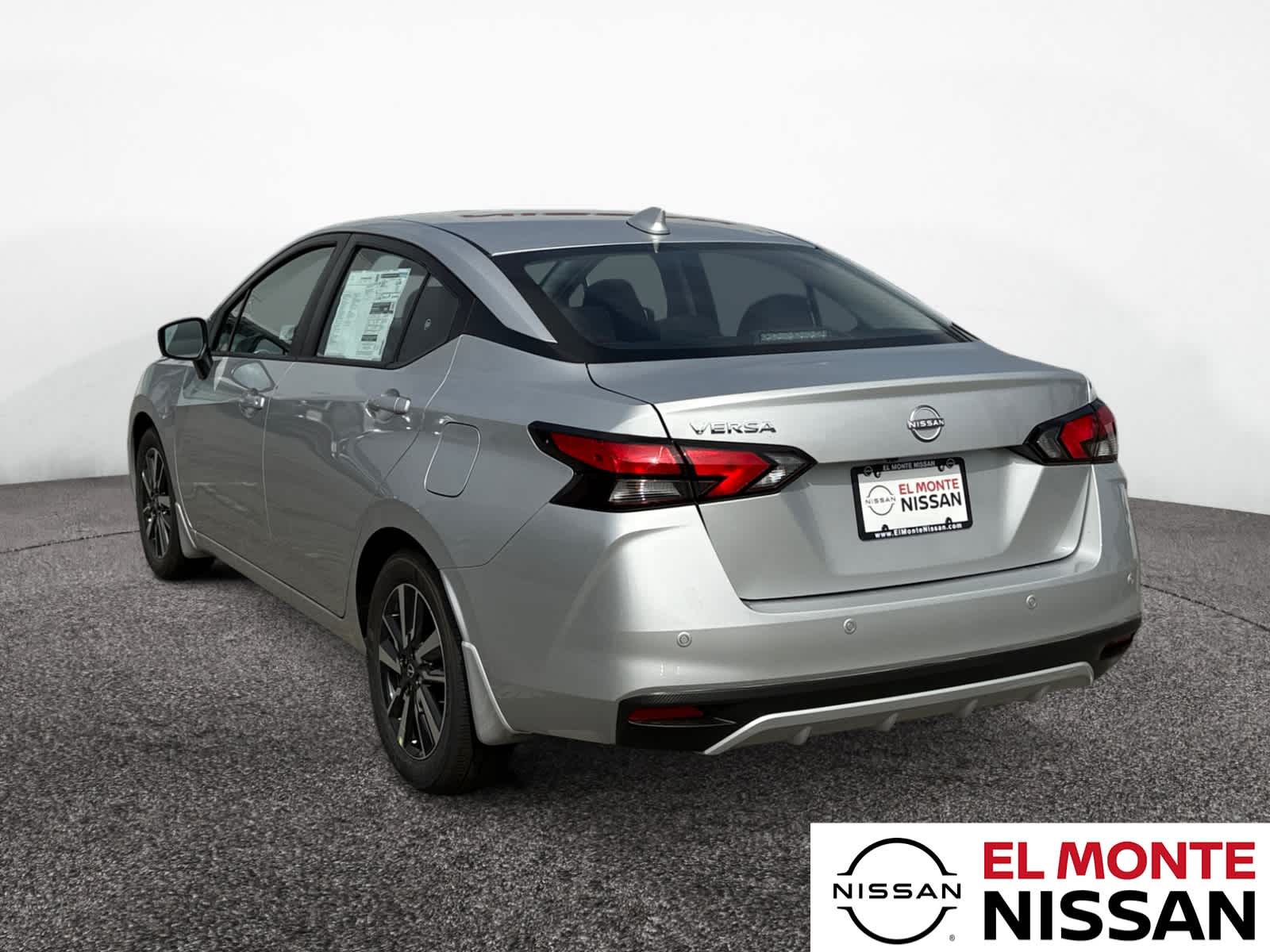 2025 Nissan Versa SV photo 3
