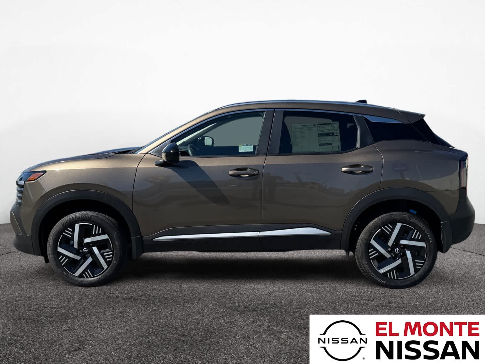 2026 Nissan Kicks SV photo 2
