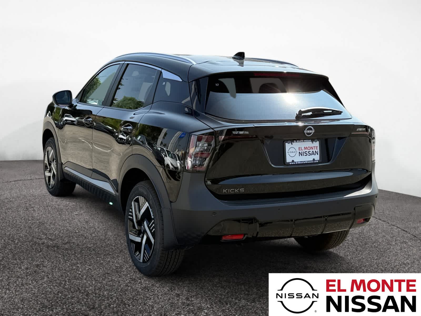 2026 Nissan Kicks SV photo 3