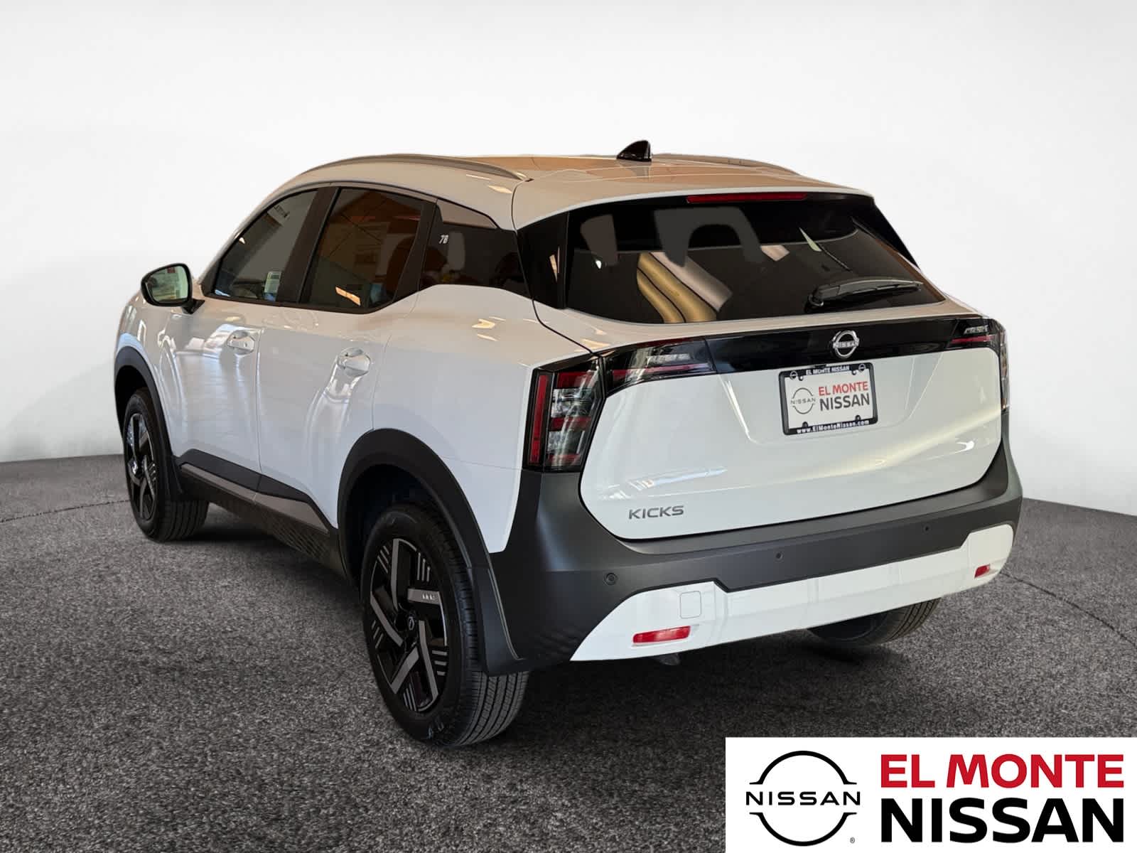 2026 Nissan Kicks SV photo 3