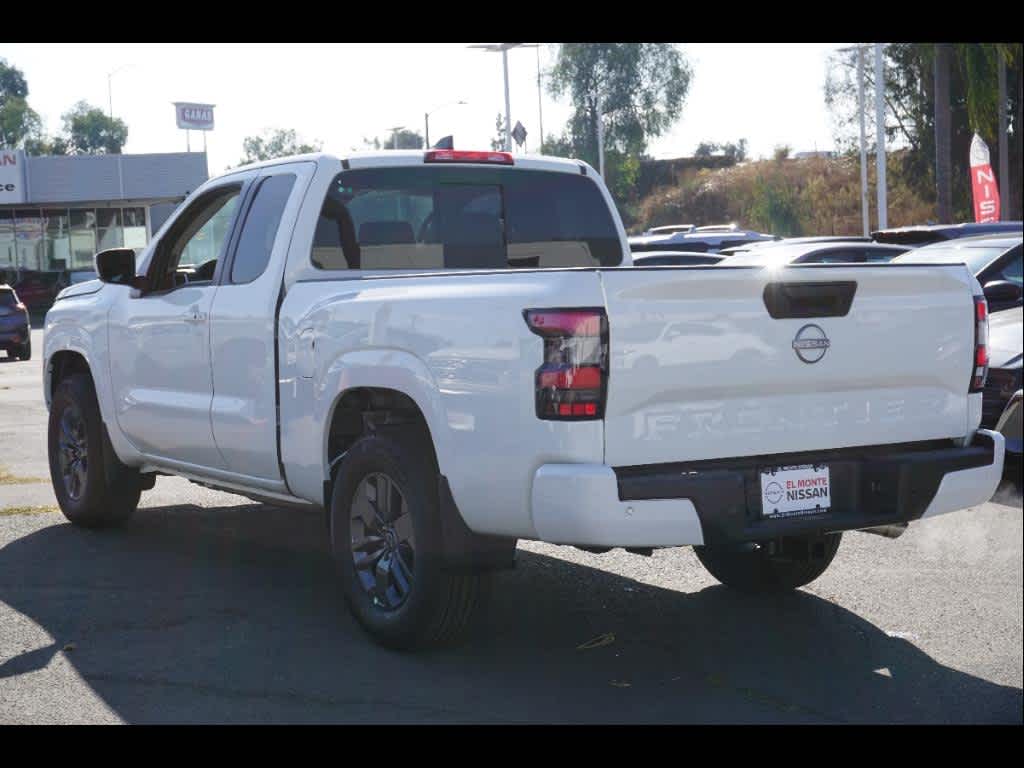 2025 Nissan Frontier SV photo 4