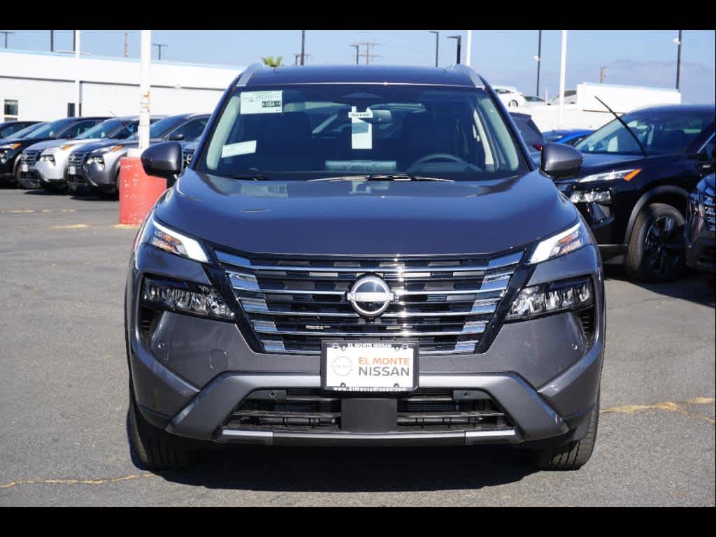 2025 Nissan Rogue SL photo 2