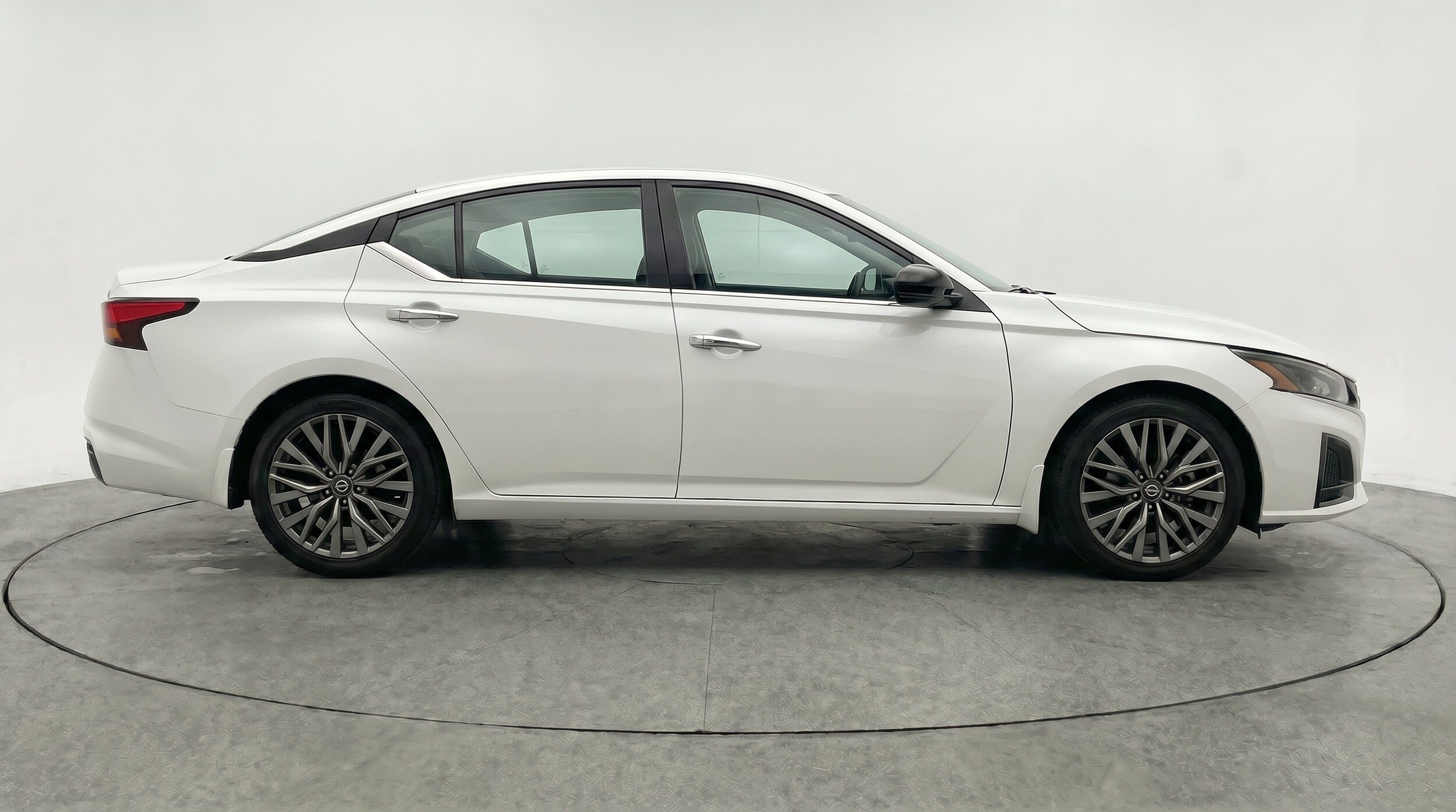 Thumbnail: 2025 Nissan Altima - 10