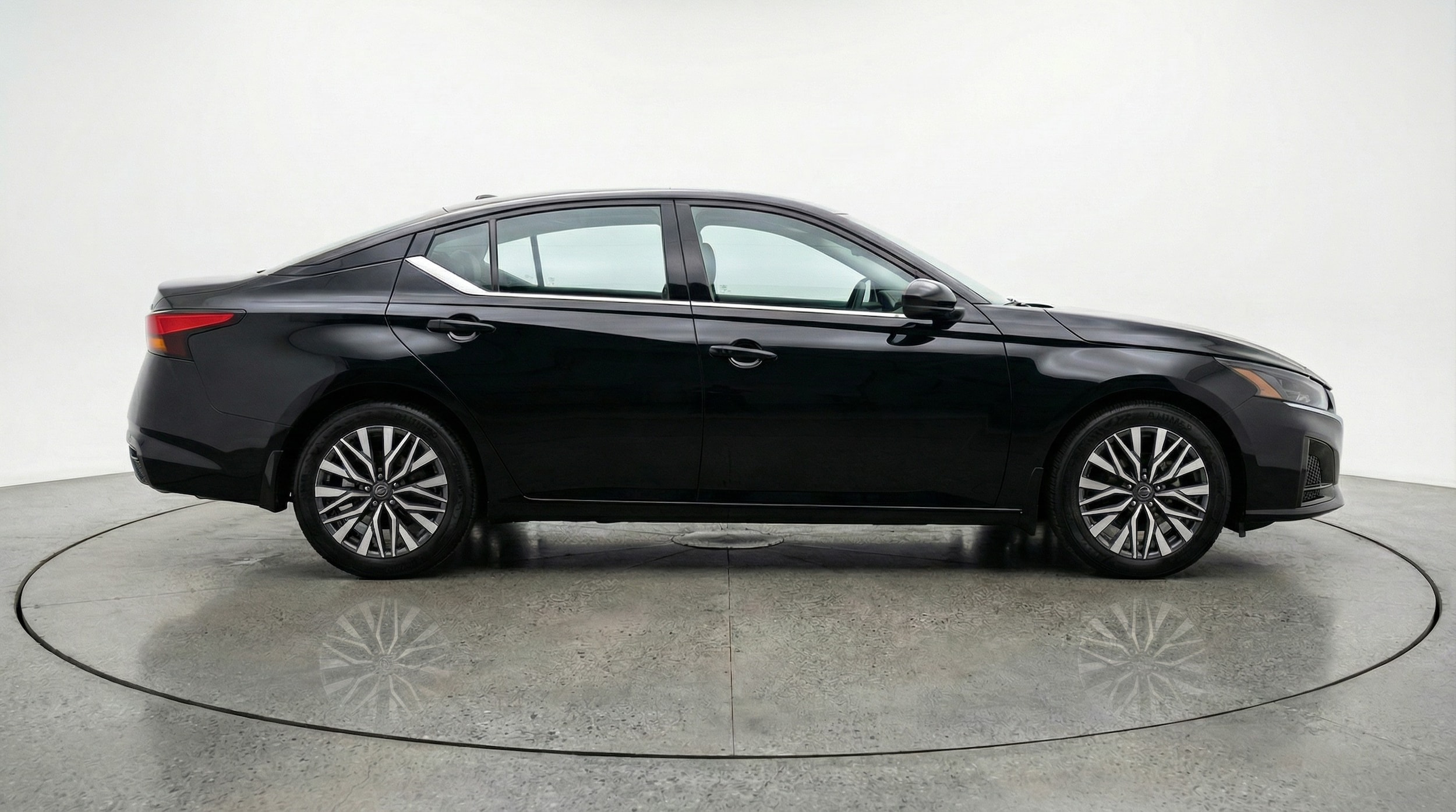 Thumbnail: 2025 Nissan Altima - 8