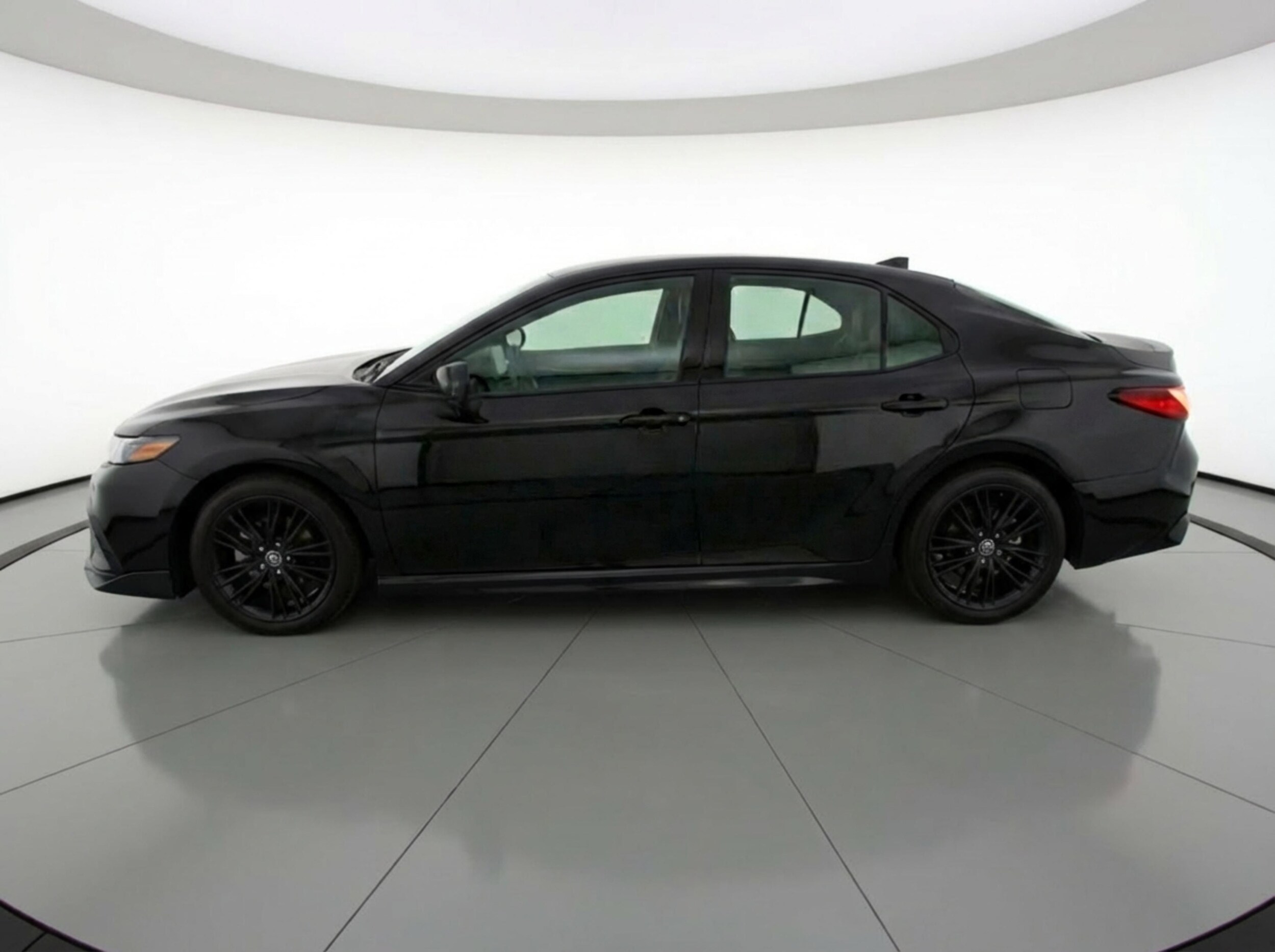 Thumbnail: 2025 Toyota Camry - 4